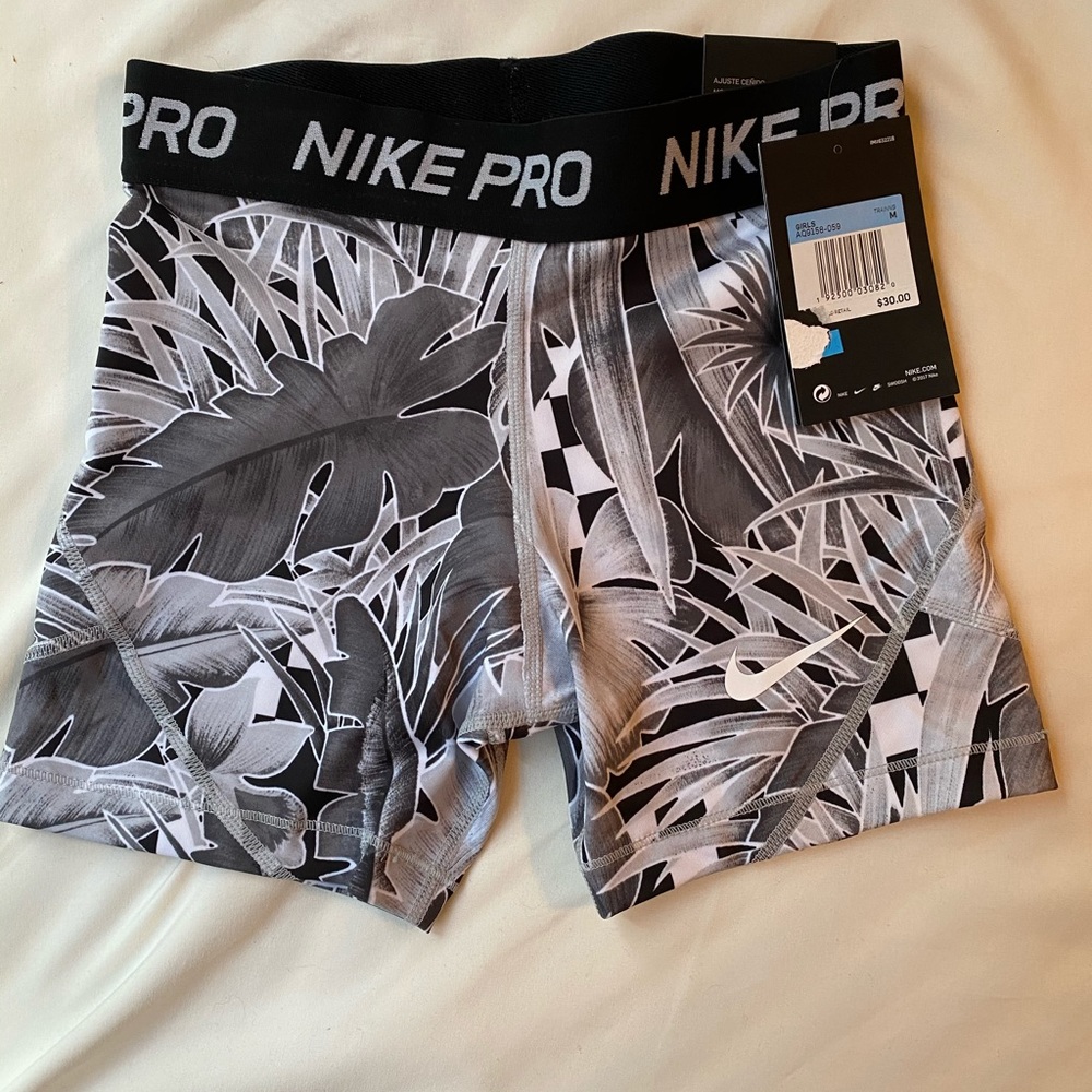 NIKE Compression Shorts